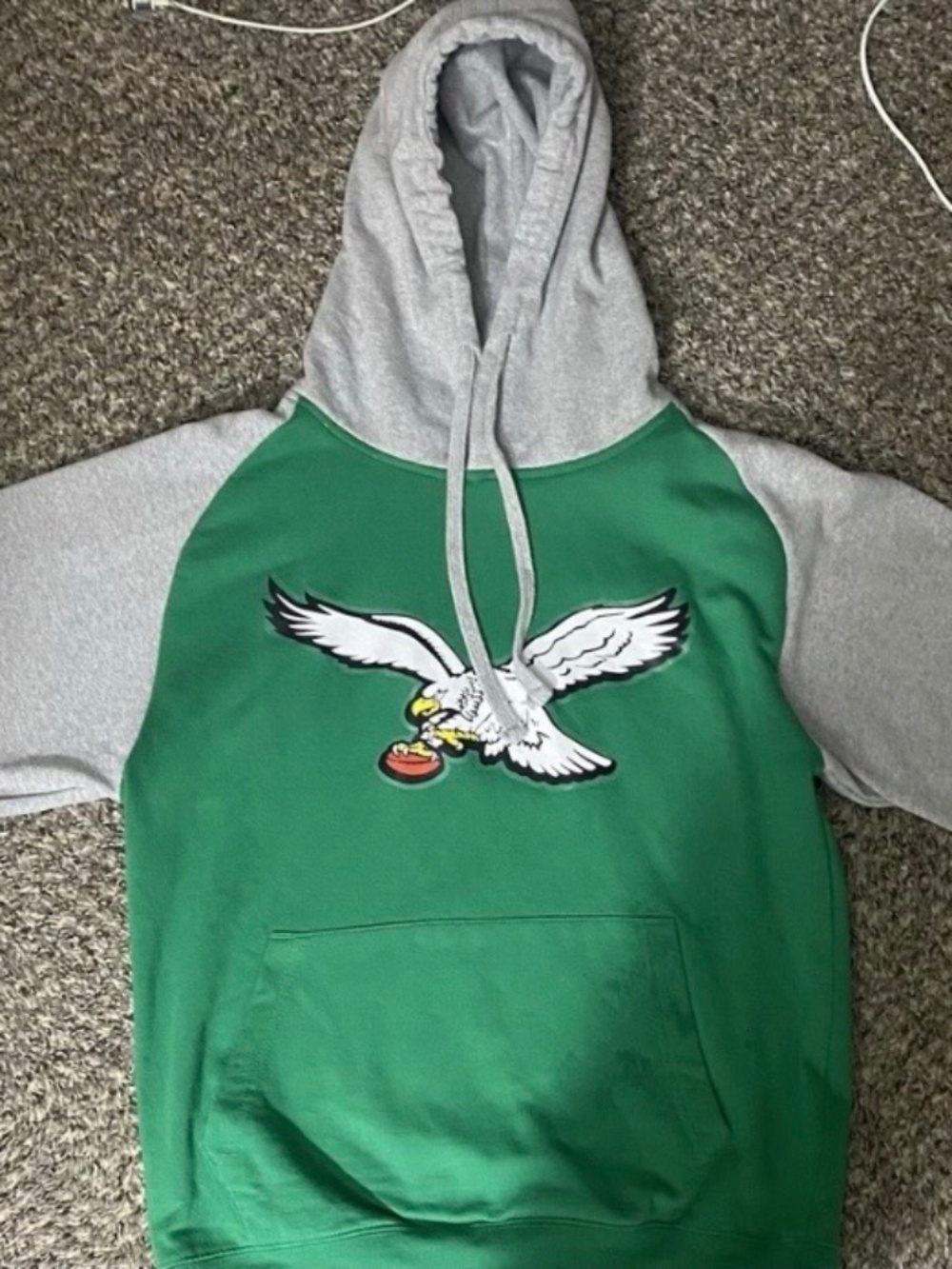 NEW LADIES EAGLES SWEATSHIRT SIZE MEDIUM